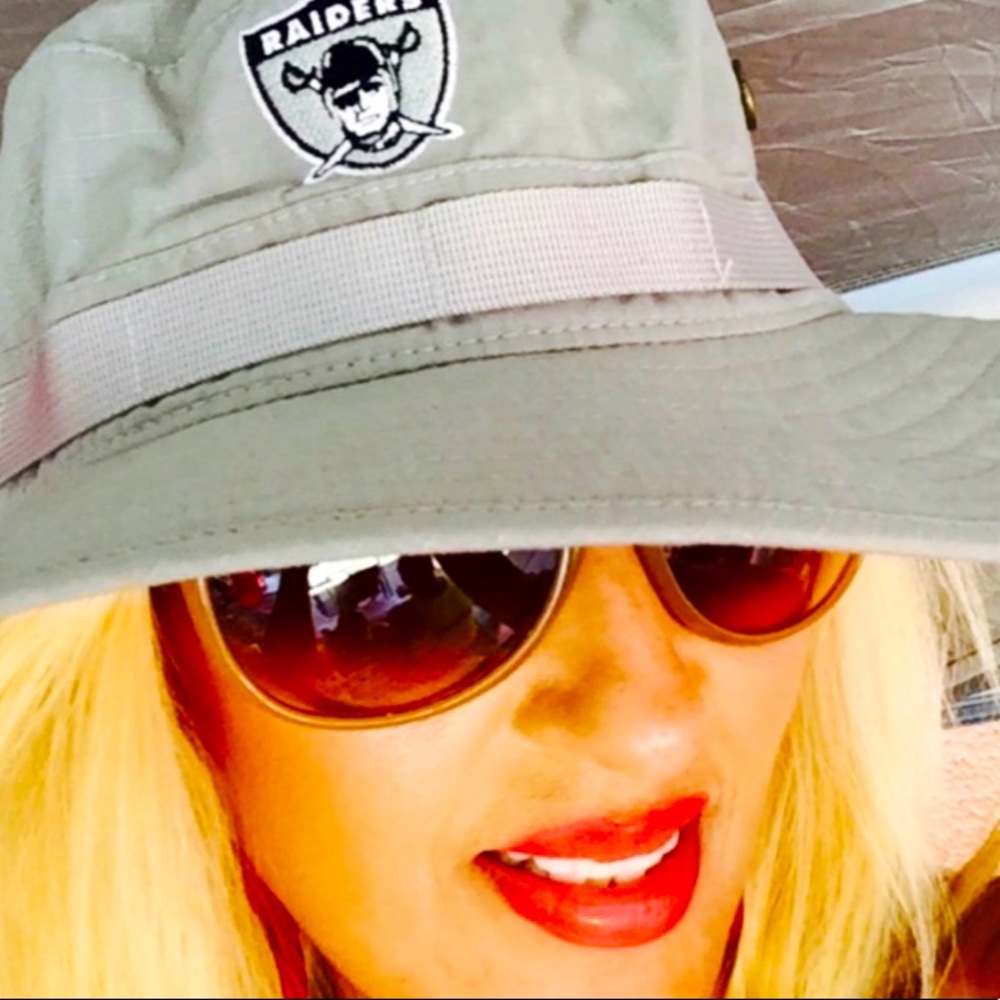 Meet your Posher, Foxxy